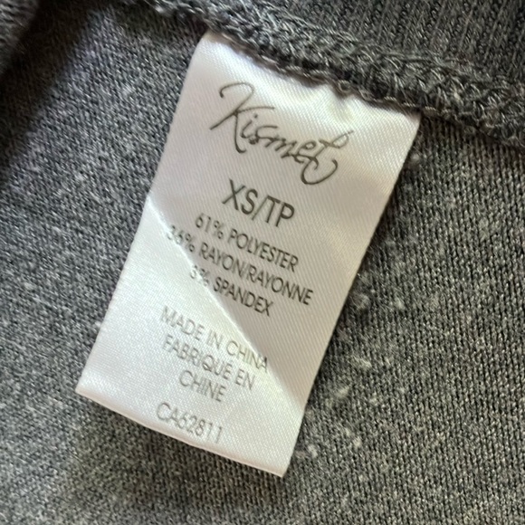 Kismet women’s XS soft Heather Gray Knit Top - Picture 9 of 15
